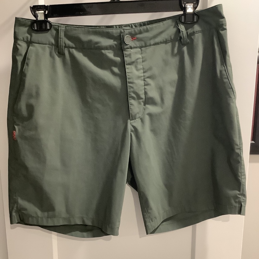 Mens Rhone sorts, size 33